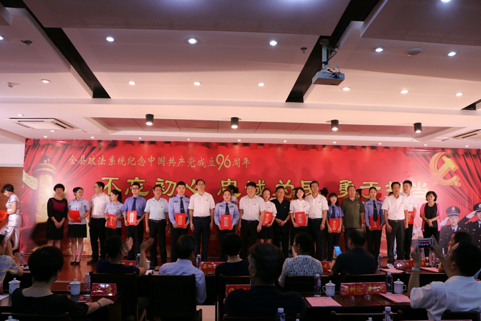 ȫ������ϵͳ���������ģ��ҳ�Ϊ�����ڵ����������ݽ������Բ����Ļ