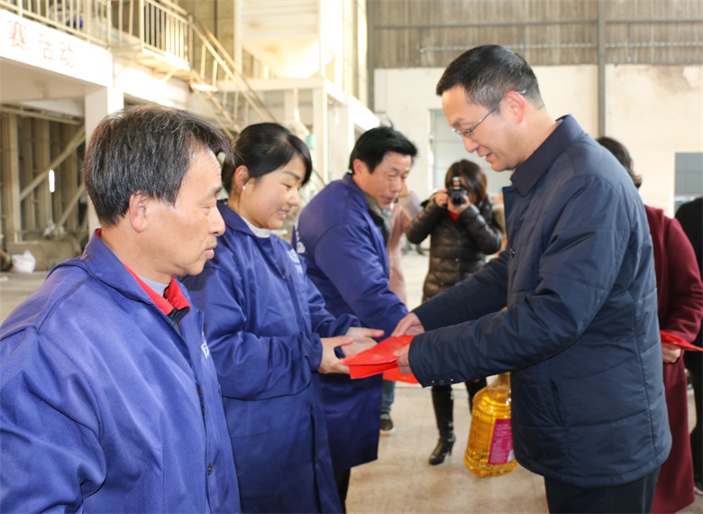 ��ί����˱����߷�ο������ְ��